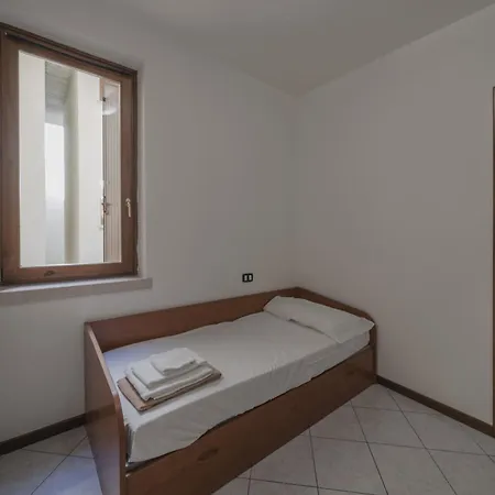 Holiday home Apt24 - Trilocale A Pochi Passi Dal Lago Con Posto Auto