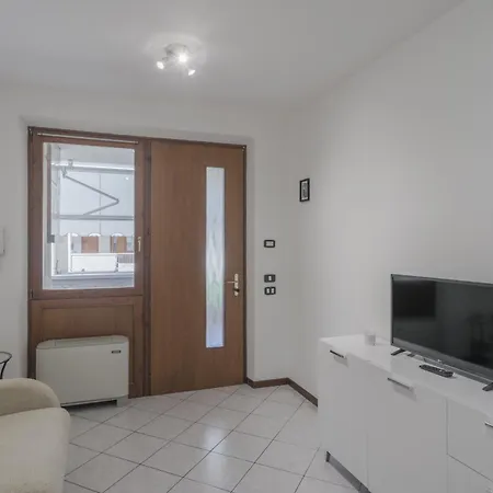 Holiday home Apt24 - Trilocale A Pochi Passi Dal Lago Con Posto Auto *