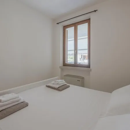 Holiday home Apt24 - Trilocale A Pochi Passi Dal Lago Con Posto Auto Desenzano del Garda