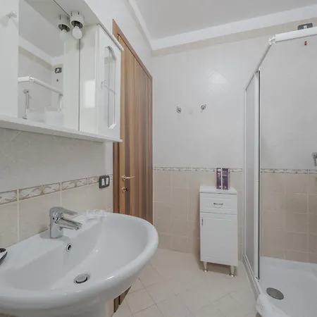 Apt24 - Trilocale A Pochi Passi Dal Lago Con Posto Auto Holiday home *