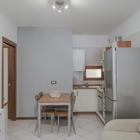 Holiday home Apt24 - Trilocale A Pochi Passi Dal Lago Con Posto Auto Desenzano del Garda